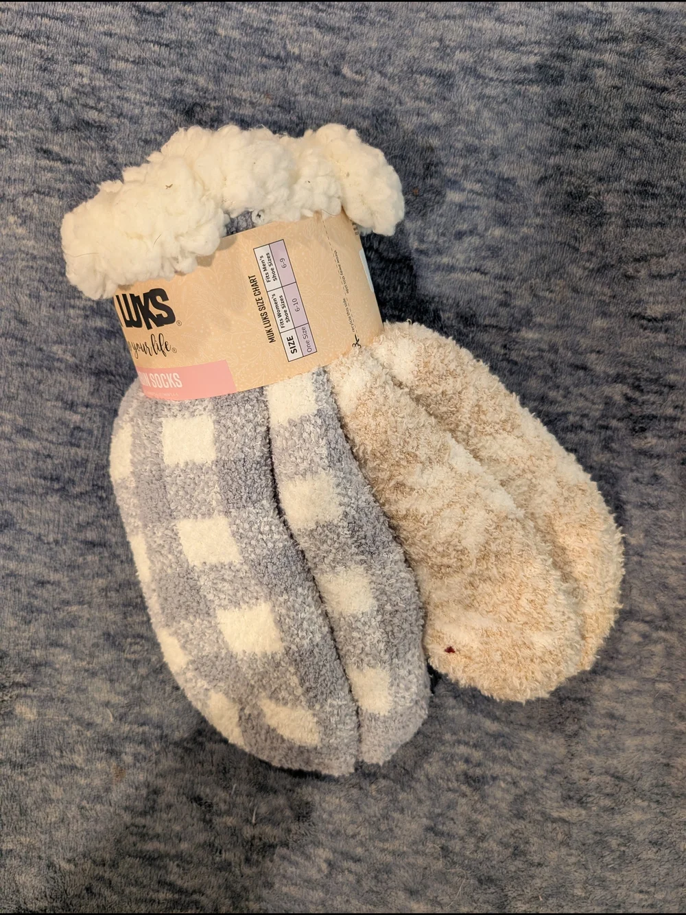 Muk Luks NWT Cozy Plush Shorr Cabin Socks - Gray & Cream Check